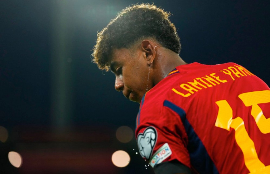 德甲半程最佳阵容：拜仁6人入选（德甲半程最佳阵容揭晓：拜仁6人上榜）