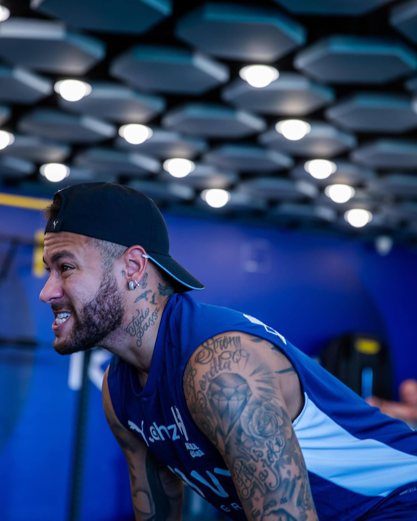 奇闻：巴西球星自掏腰包加盟中超！为赴华豪掷数十万人民币解约费（罕见一幕！巴西球星自费解约赴华，为加盟中超支付数十万人民币）