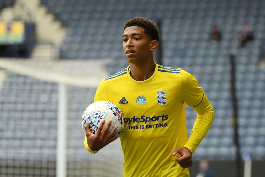 本菲卡官方：鲁伊-科斯塔成功连任俱乐部主席