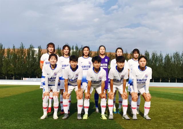 湖人詹姆斯关键三分带队取胜太阳（詹姆斯命中关键三分，湖人力克太阳）