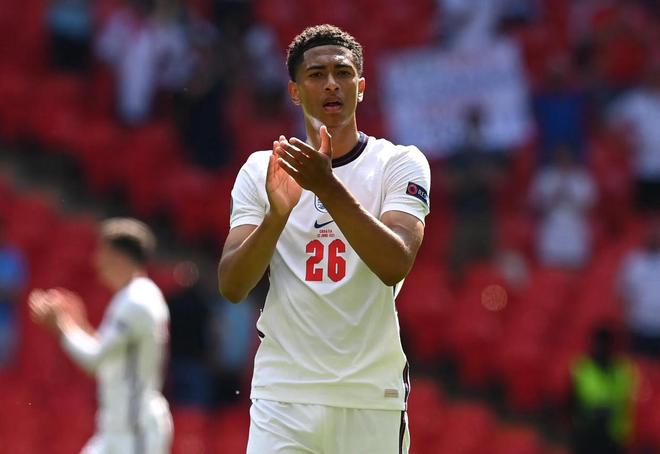 葡媒：葡萄牙足协准备为C罗红牌上诉，努力减少球员禁赛场次（葡媒：葡萄牙足协拟就C罗红牌提出申诉，力争缩短其停赛期限）