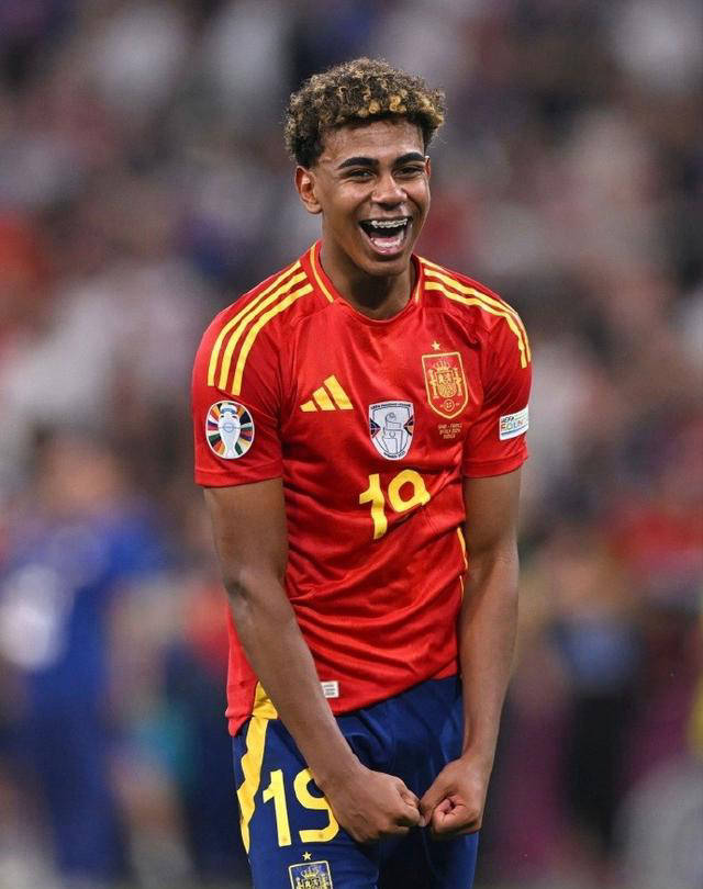 全尤文：巴萨对DV9很感兴趣，热刺、切尔西和拜仁也在关注情况（巴萨相中DV9，热刺、切尔西与拜仁同步关注动向）