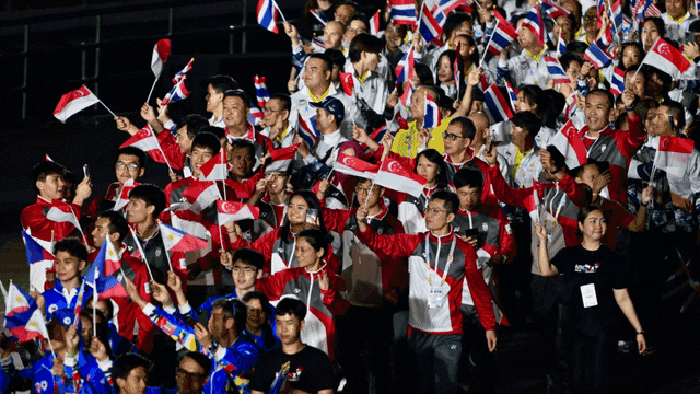 湖人浓眉哥篮下统治球队获胜（浓眉内线统治助湖人取胜）