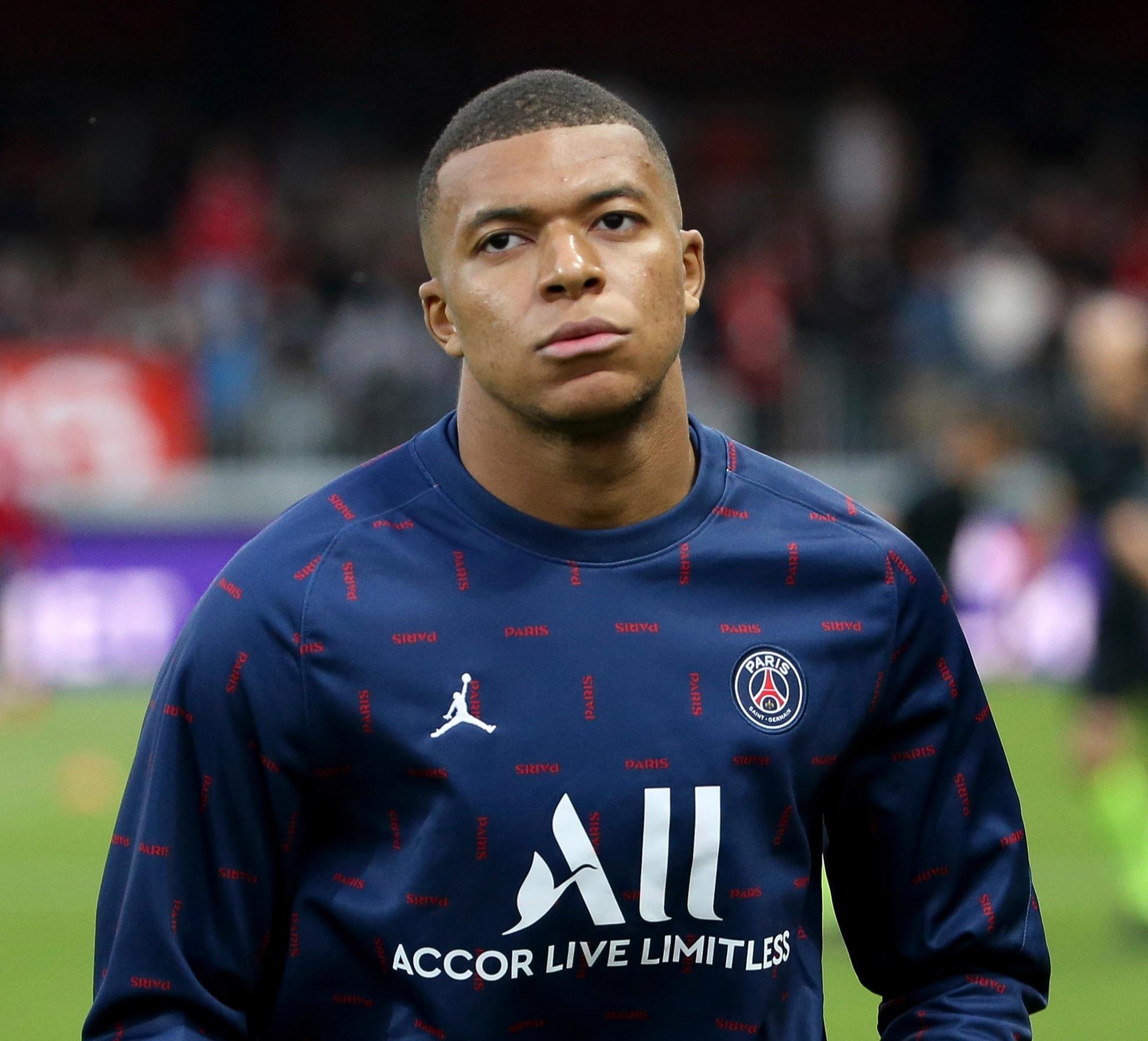 斯基拉：那不勒斯计划通过冬窗买中场，目前看上梅努等5人（斯基拉：那不勒斯冬窗补强中场，锁定包括梅努在内的5名目标）